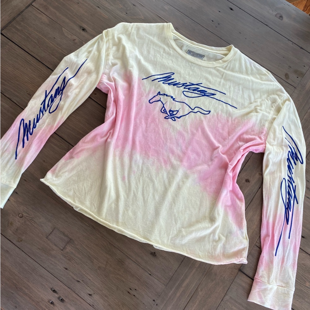 American Eagle Tailgate Mustang Yellow Pink Sightly Cropped Long Sleeve - size M